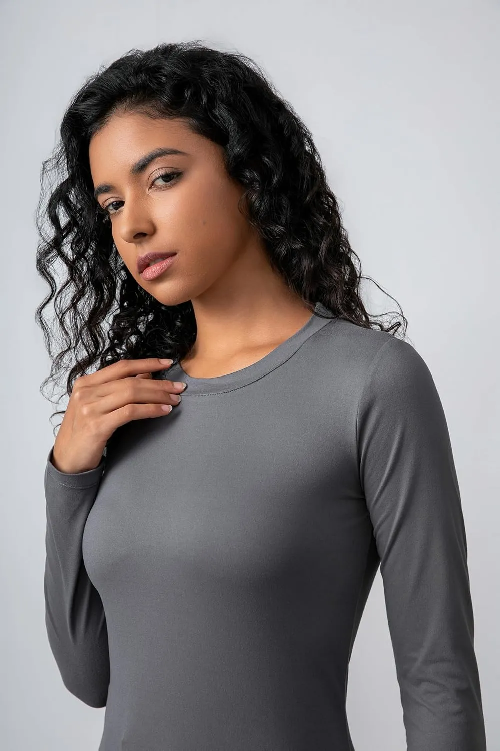 2 Pack Women's Long Sleeve Basic T-Shirts Fall Slim Fit Tops Round Neck Fashion T-Shirts