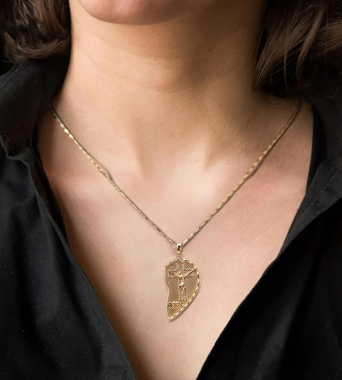 2Pcs 14K Gold Plated Virgin Mary Pendant Necklace for Women Catholic Religious Christian Jewelry for Her