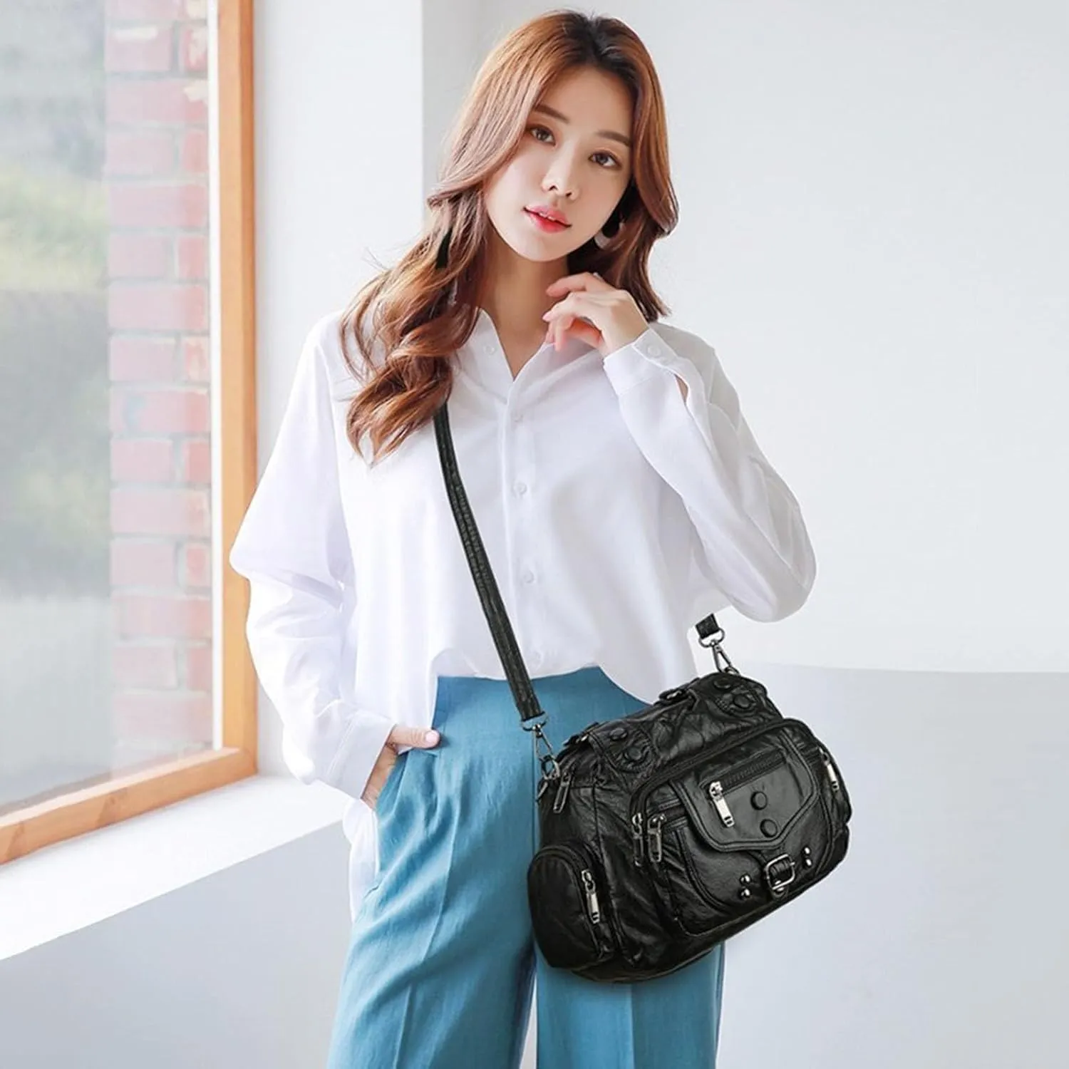 Athletic Crossbody Bags for Women Retro Studded Crossbody Bags Small Shoulder Purses Lightweight Carry on Bag(Black)