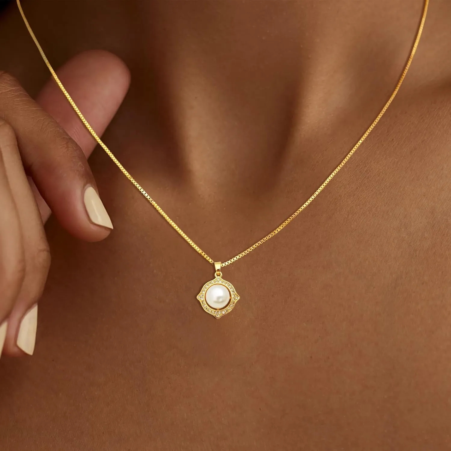 Gold Necklace for Women Trendy, 14k Gold Conch Shell Starfish Pendant Necklace Dainty Pearl Necklace for Women Charm Necklaces Summer Beach Jewelry Gifts for Woman