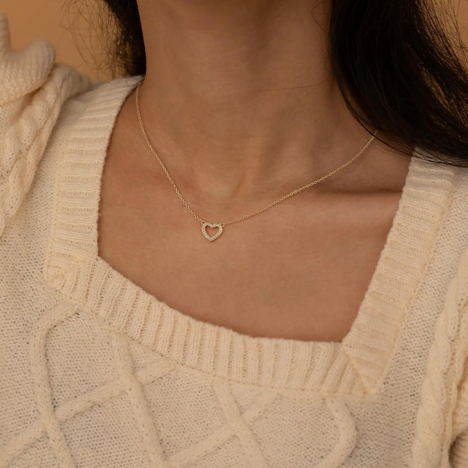 Heart Necklaces for Women,Dainty Gold Necklace 14K Gold Plated Choker Necklaces for Women Cute Heart Necklaces Simple Gold Heart Necklaces for Women Trendy Gold Jewelry for Women Gifts