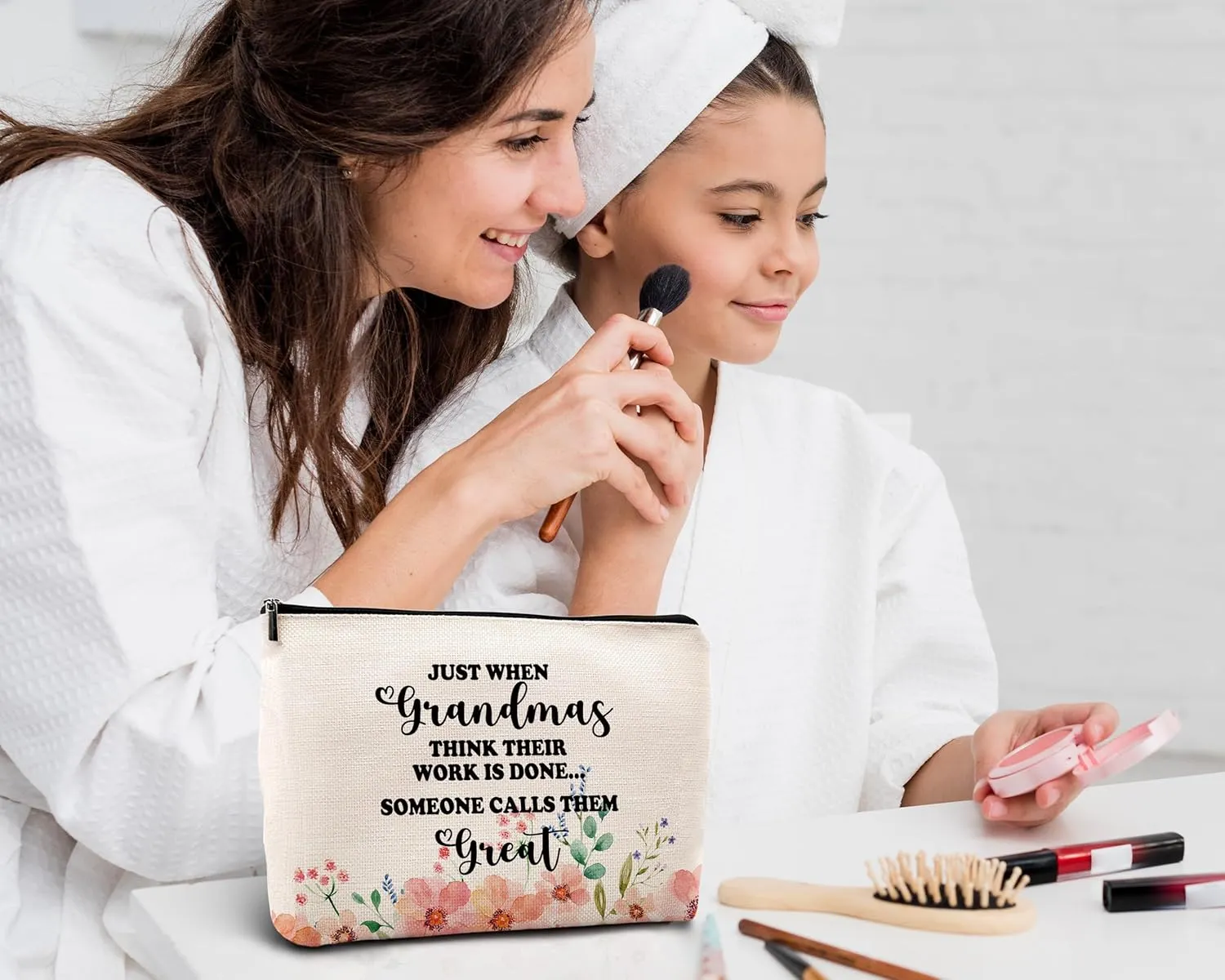 kdqua Great Grandma Gifts Makeup Bag, New Grandma Promoted to Grandma Gifts, Grandma Thanksgiving Gifts Linen Cosmetic Bag Zipper Pouch Travel Organizer Toiletry Bag, Pregnancy Announcement Gifts