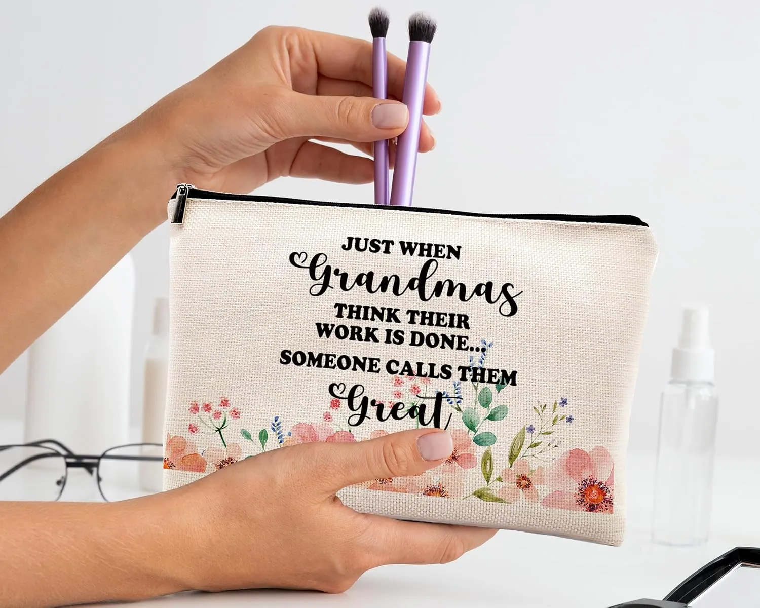 kdqua Great Grandma Gifts Makeup Bag, New Grandma Promoted to Grandma Gifts, Grandma Thanksgiving Gifts Linen Cosmetic Bag Zipper Pouch Travel Organizer Toiletry Bag, Pregnancy Announcement Gifts