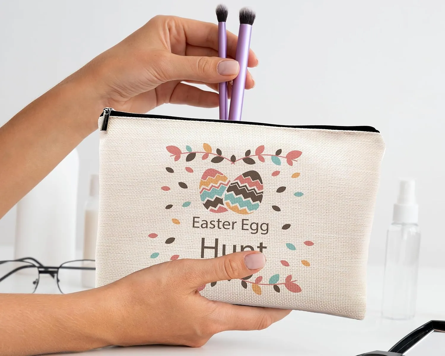 kdqua Happy Easter Rabbit Makeup Bag, Green Rabbit Egg Teen Girls Holiday Gifts Linen Cosmetic Bag Zipper Pouch Travel Toiletry Bag, Easter Theme Easter Bunny Print Gifts for Women Girls (egg)