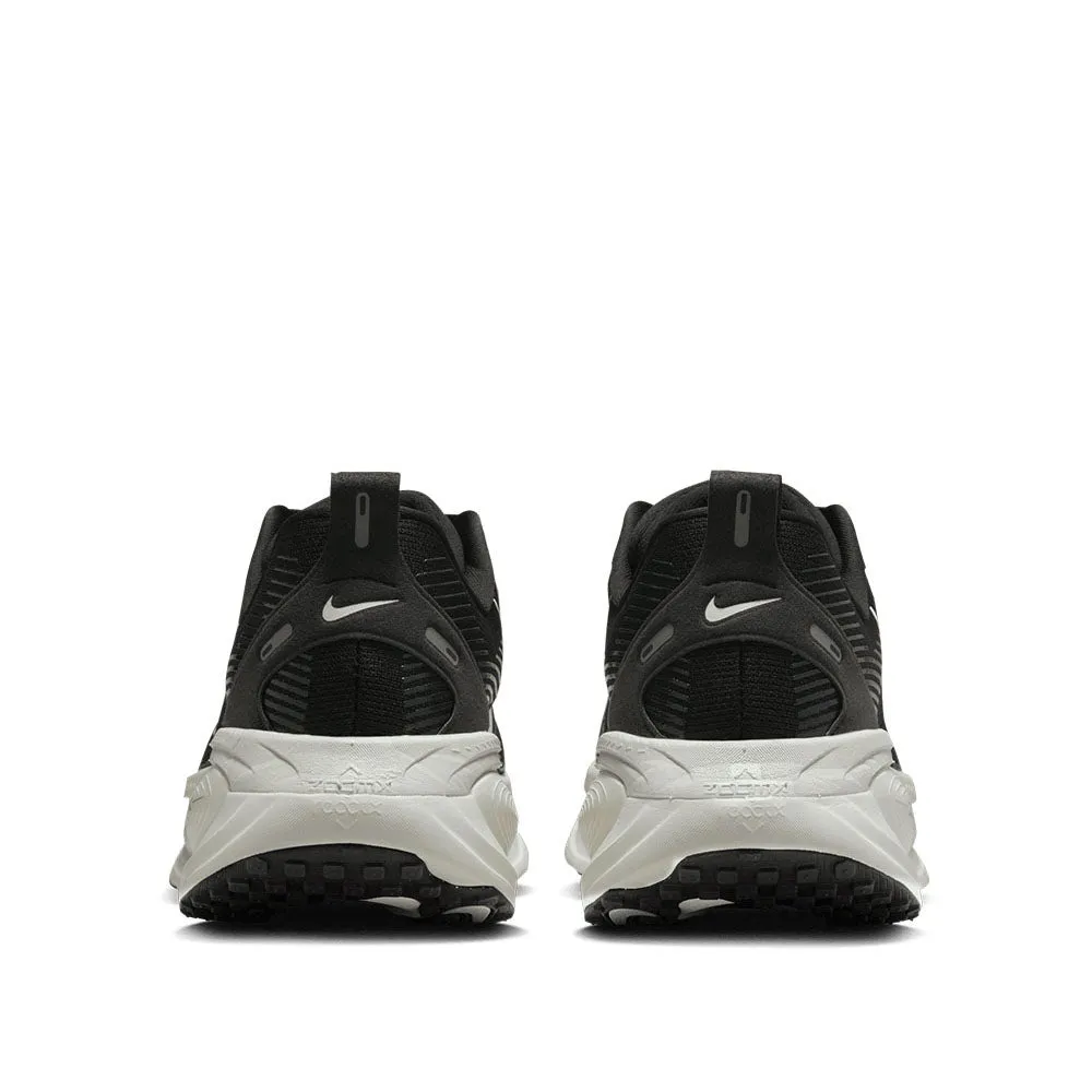 Nike Men's Vomero 18 Running Shoes