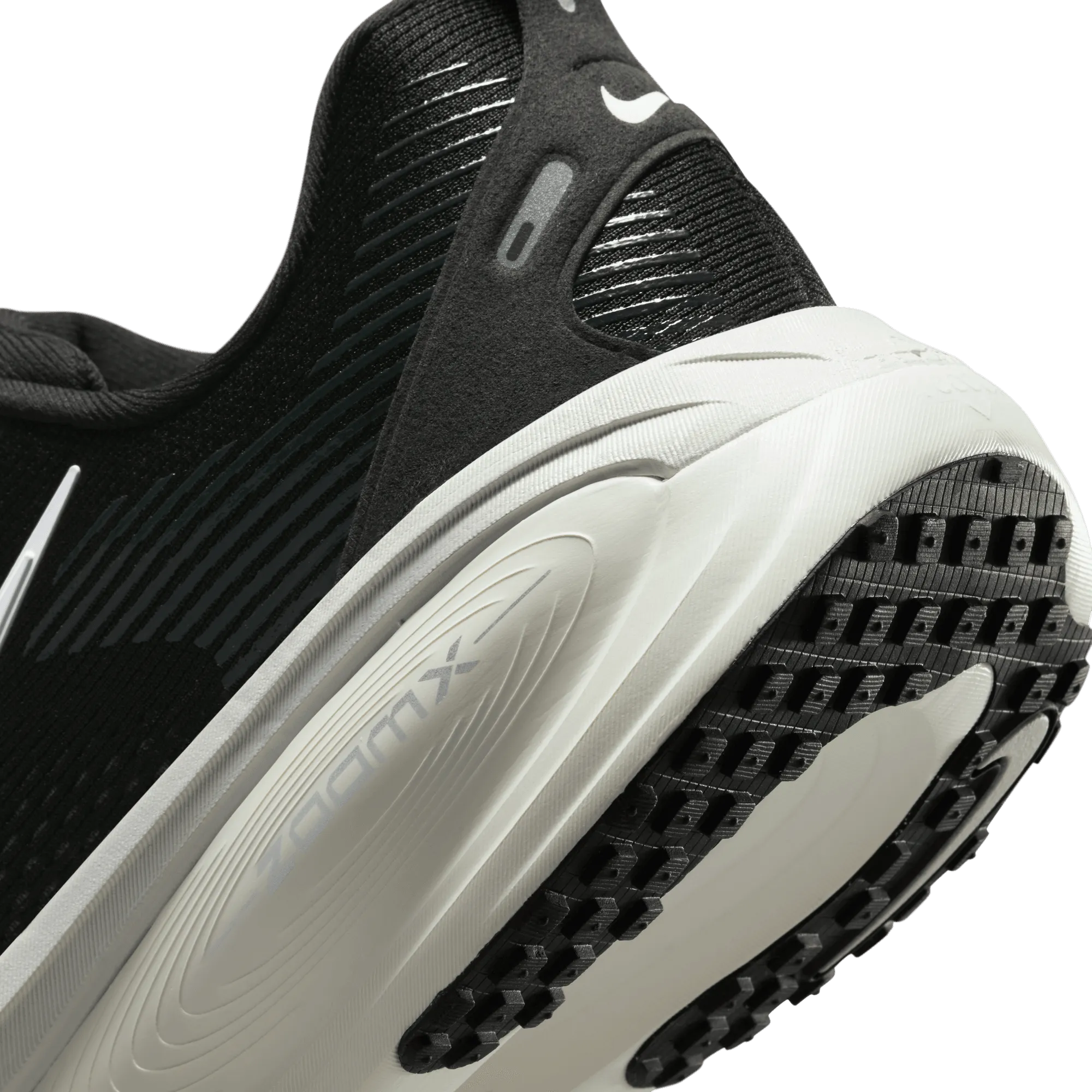 Nike Men's Vomero 18 Running Shoes