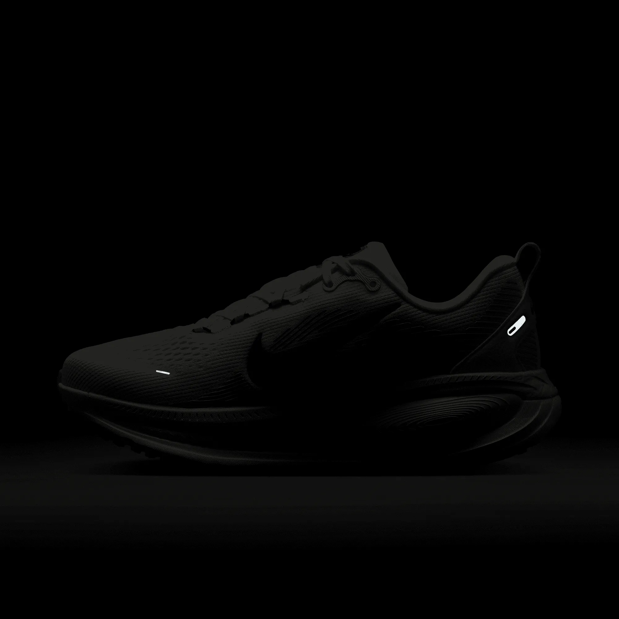 Nike Women's Vomero 18 Running Shoes
