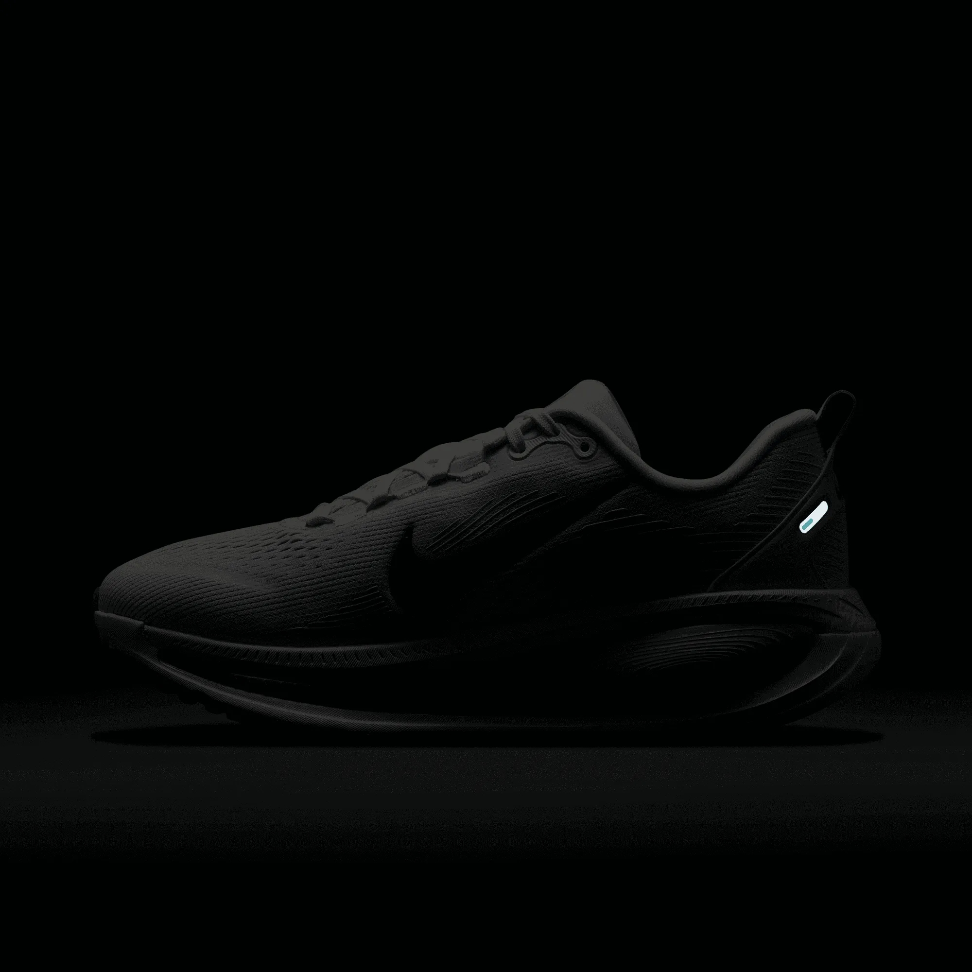 Nike Women's Vomero 18 Running Shoes