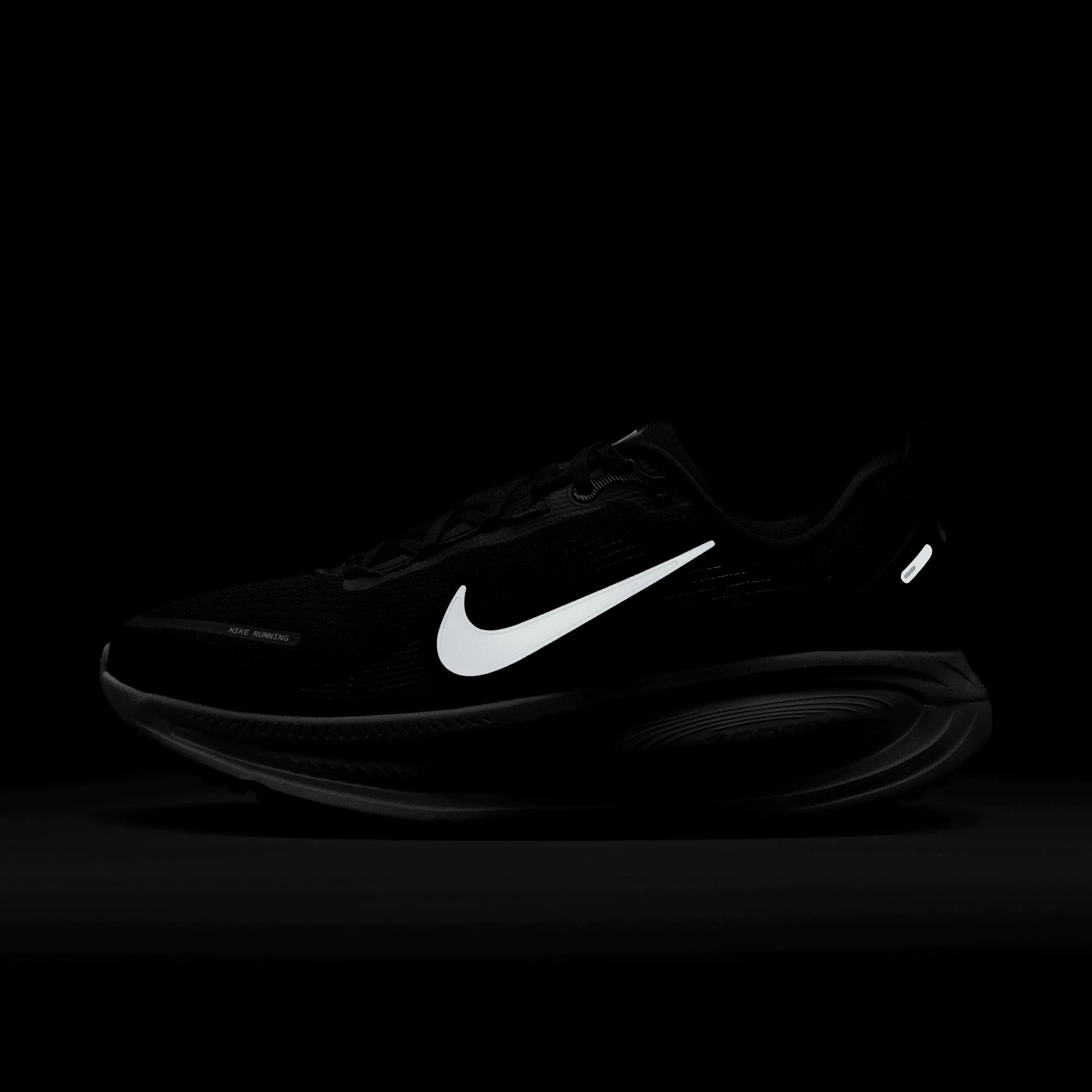 Nike Women's Vomero 18 Running Shoes