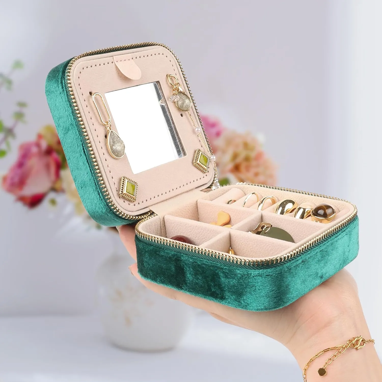 OceeK Plush Velvet Jewelry Box,Travel Jewelry Case and Organizer with Mirror,for Women Teen Girl Gifts,Green,1 Pack