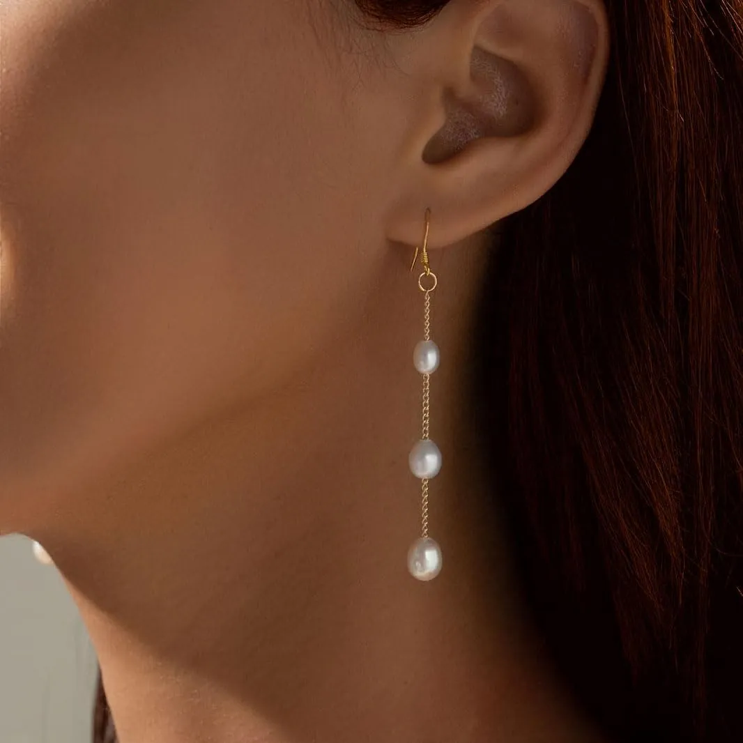 Pearl Drop Earrings for Women, Trendy 18k Gold Plated Pearl Dangle Earrings Dainty Pearl Earrings for Women Hypoallergenic Gold Tassel Earring Cute Pearl Jewelry Gifts for Her