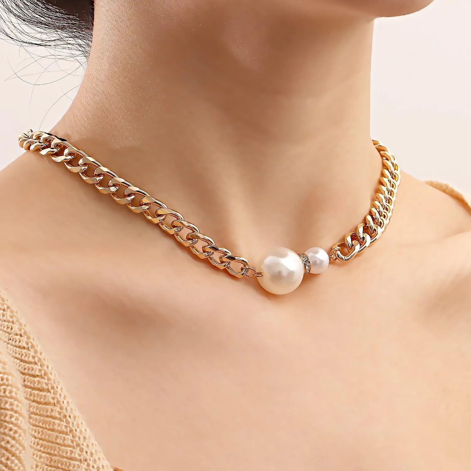 Pearl Necklaces for Women Gold Plated Pearl Necklaces Dainty Pearl Pendant Choker Necklaces Trendy Personality Pearl Statement Jewelry for Women