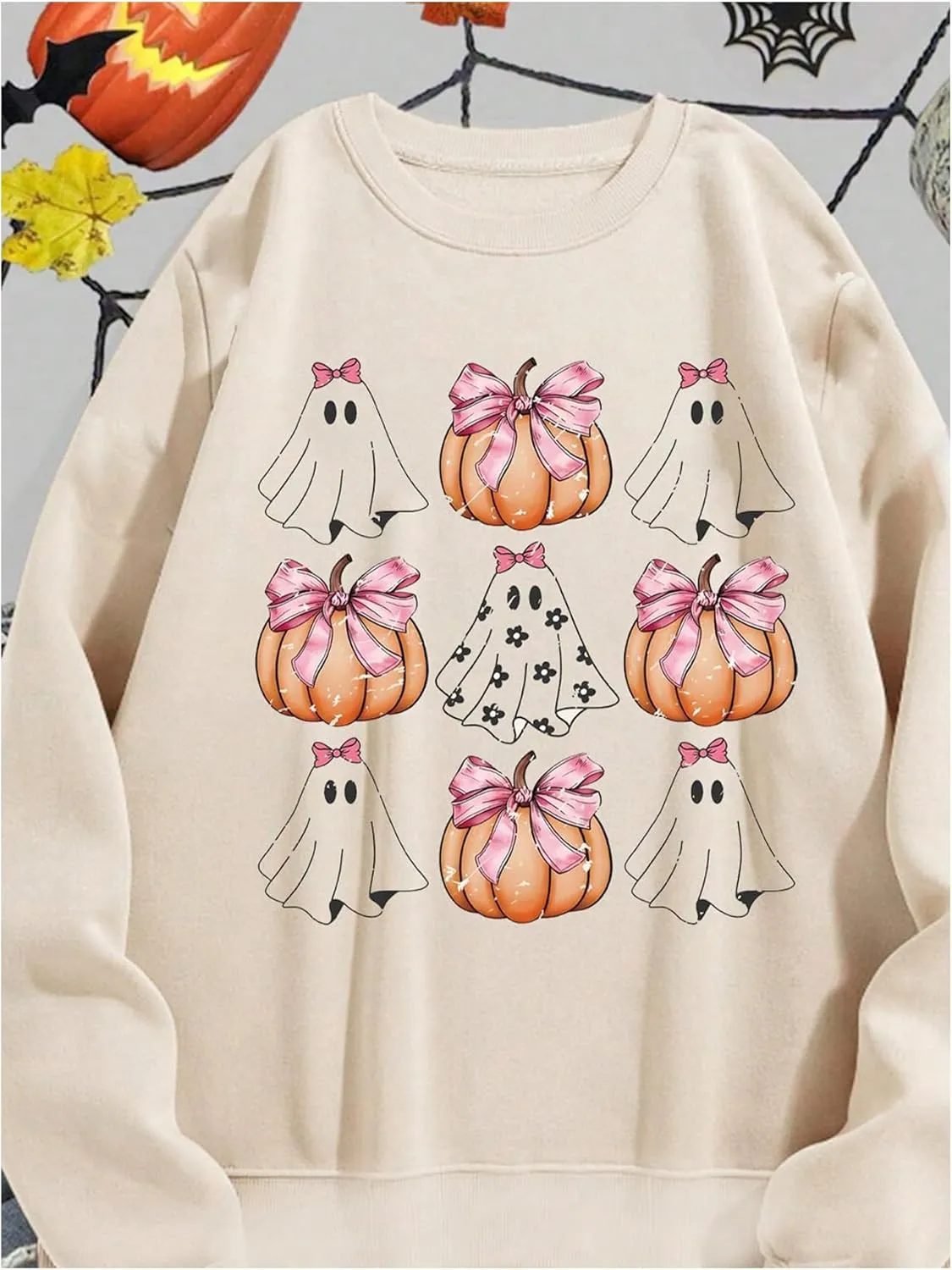 WDIRARA Women's Graphic Print Cute Long Sleeve Cute Sweatshirts Crew Neck Halloween Pullovers